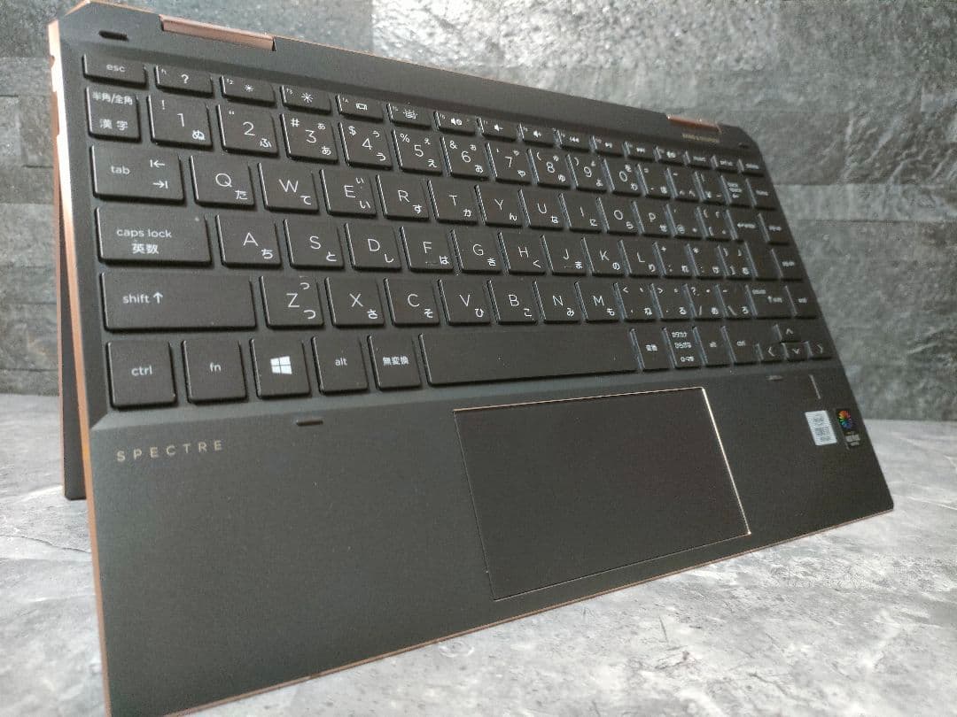 美品 HP SPECTRE COREI7 メモリ16 SSD256 新品バッテリ