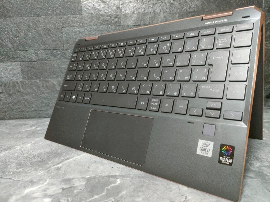 美品 HP SPECTRE COREI7 メモリ16 SSD256 新品バッテリ