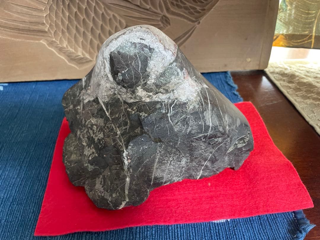 山形 水石 黒白模様 約18cm