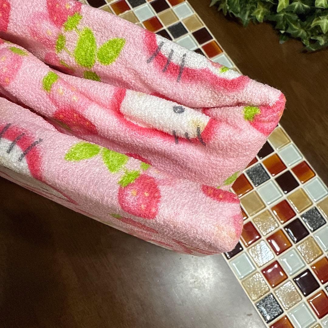 【HELLO KITTY】未使用　ハローキティ　パイル地　ボックスシーツ