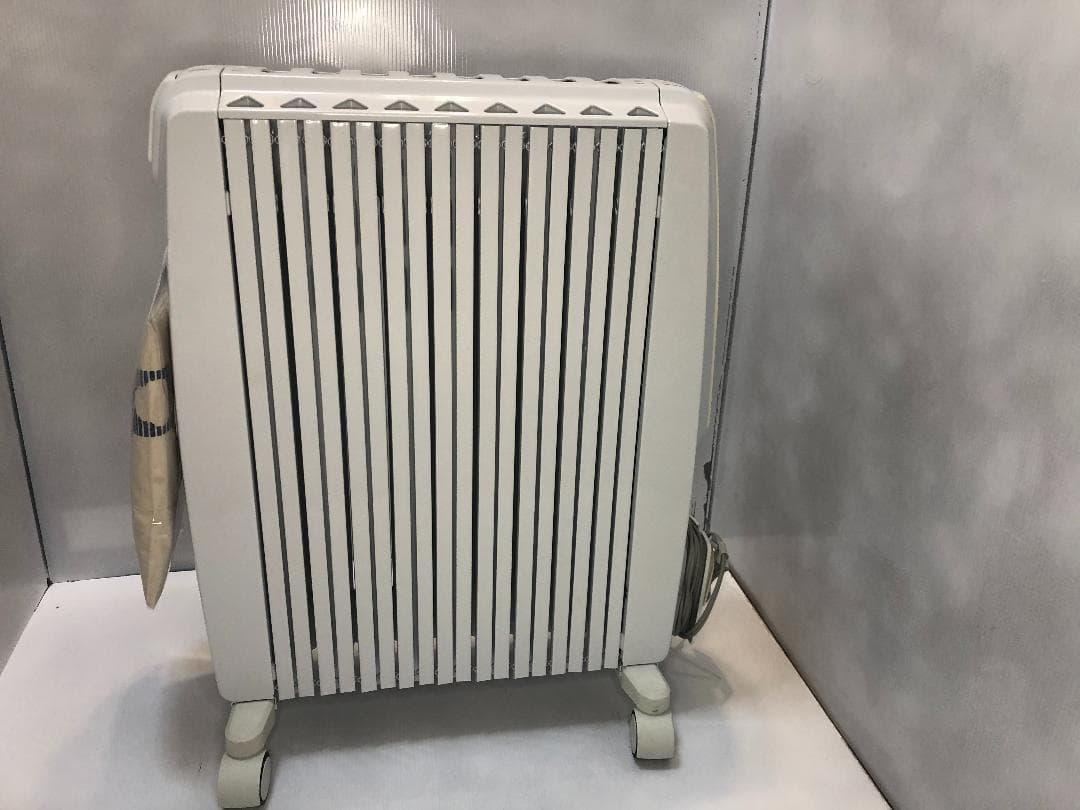 デロンギ  オイルヒーター DDQ0915-WH キャスター付　DeLonghi