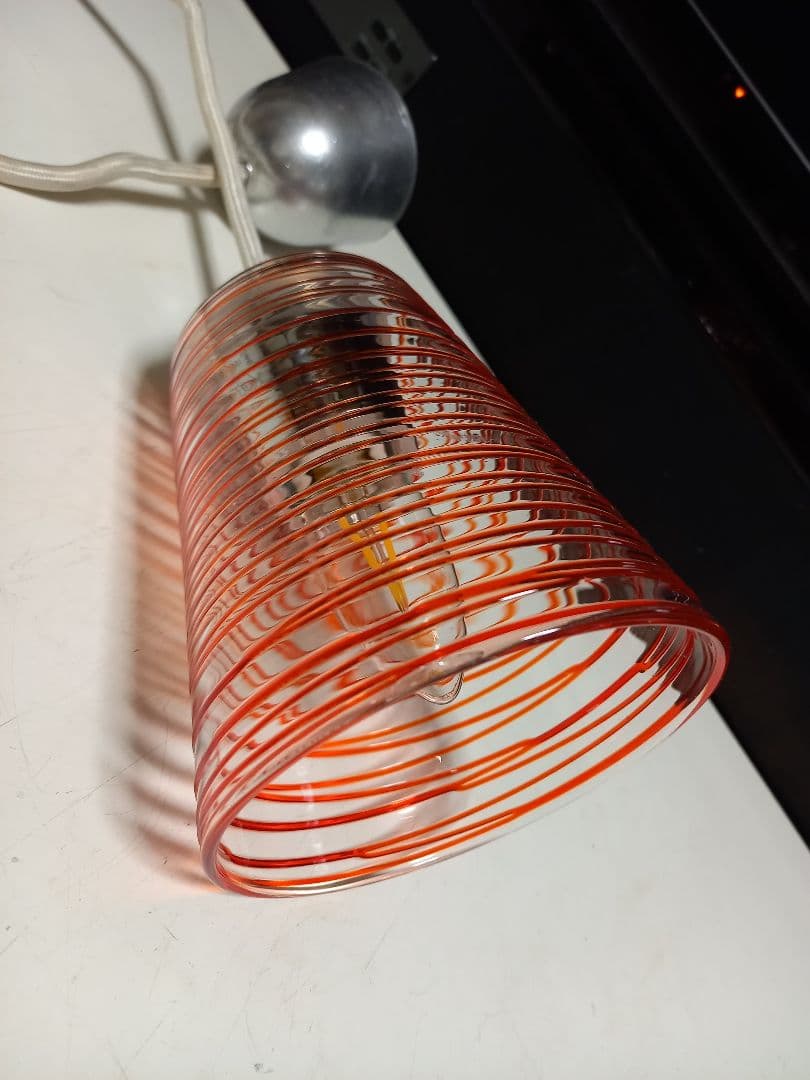 1980's　スペースエイジ　ヴィンテージ　螺旋模様　被せ硝子　吊り下げ　ランプ