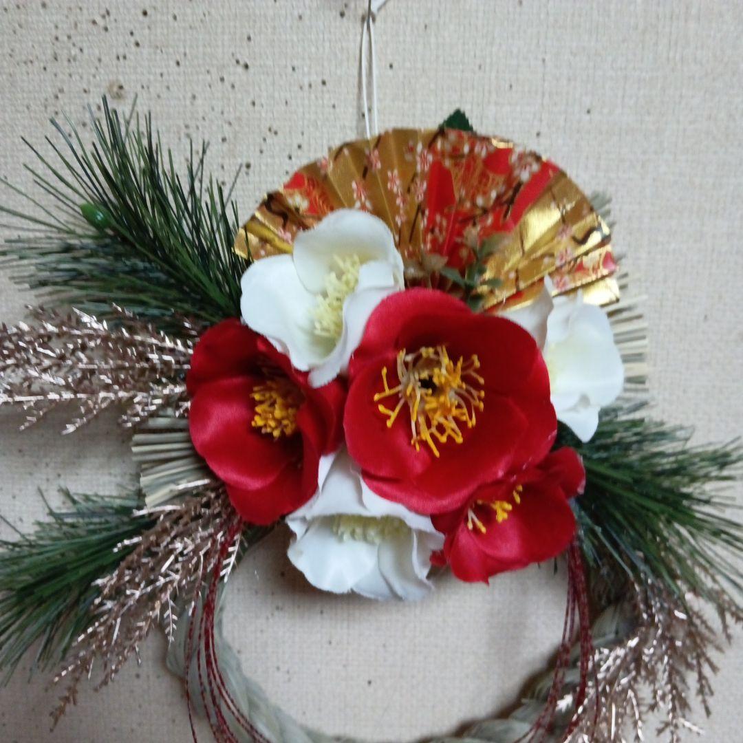 しめ縄リース　赤い椿　白い椿