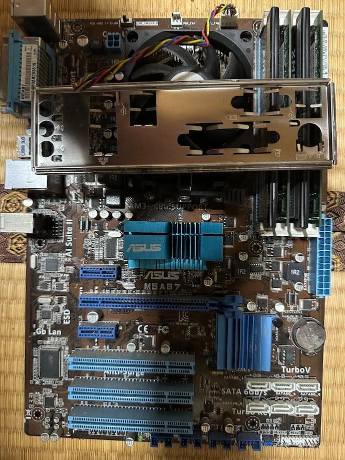 ASUS M5A87 マザーボード + AMD Phenom II X4 955