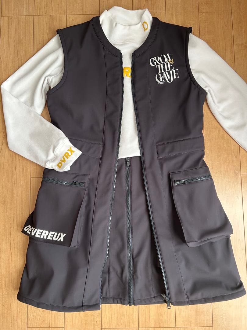 DEVEREUX GOLF（デヴァローゴルフ）フロントジップスカート チャコール