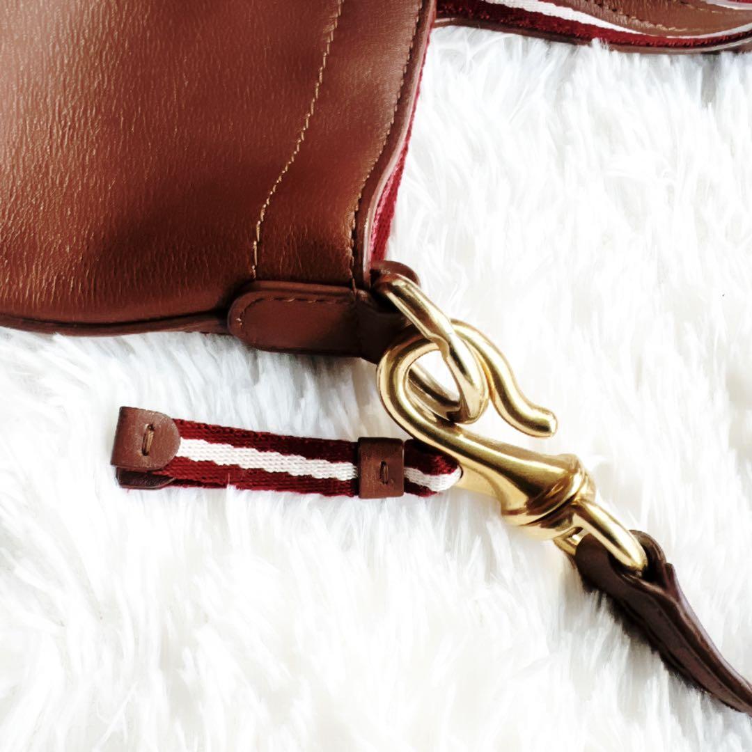 美品　BALLYバリー レザー トート　バッグ パンチング　ロゴ キーホルダー