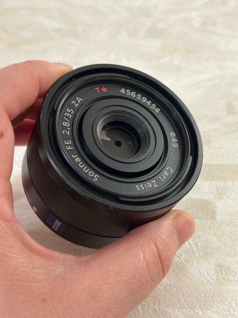 単焦点レンズ ツァイス35mmf2.8 ZA付きソニー ミラーレス一眼 α7c