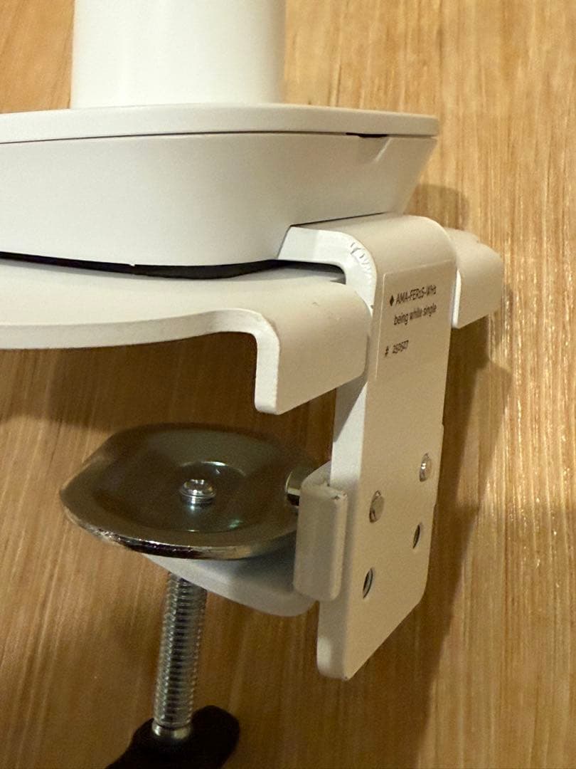 Fellowes モニターアーム ホワイト （在庫9台あり 価格は1台）