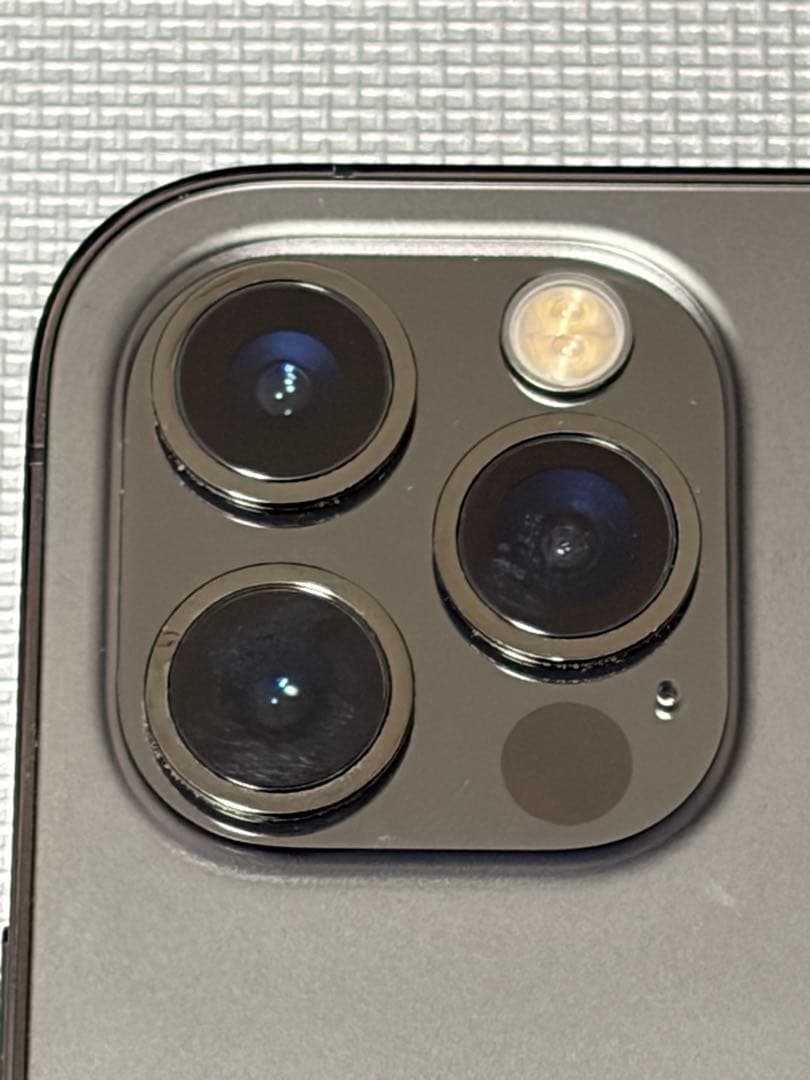 Apple iPhone 12Pro 128gb + UAGケース