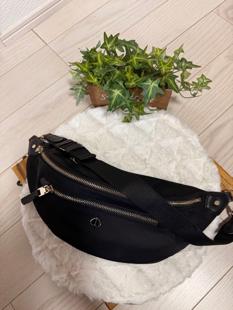 ♠︎ケイトスペード♠︎ 人気♡ ボディバッグ・ウエストポーチ・ブラック