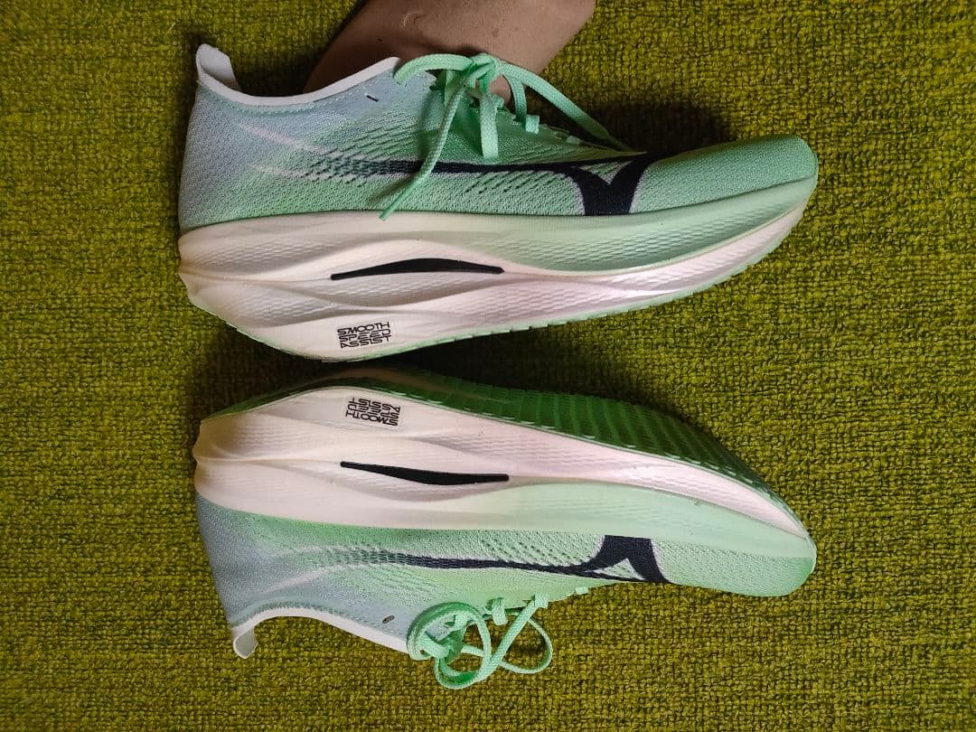 Mizunoウェーブリベリオンプロ3 27、5cm