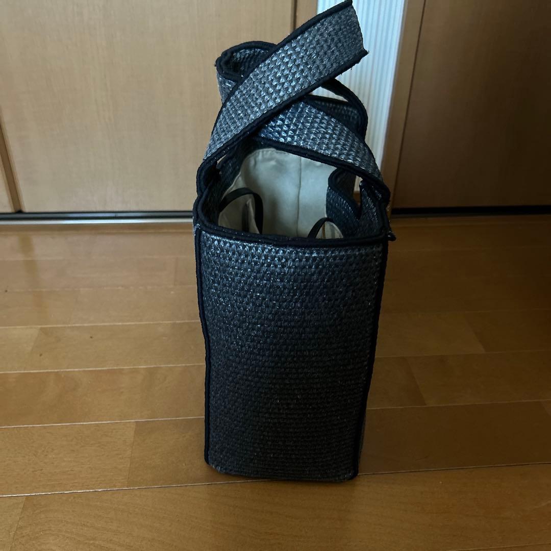 黒の編み込みトートバッグ