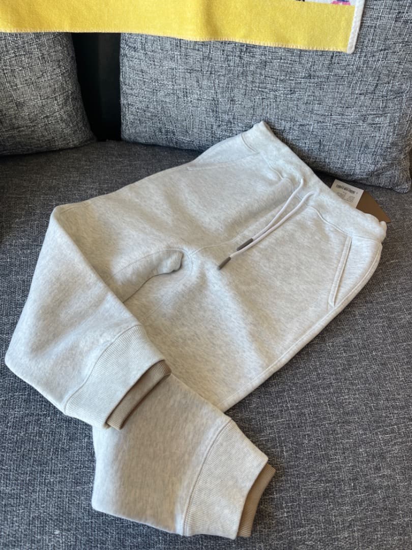 新品未使用 タグ付き BURBERRY 8Y 128cm スウェット