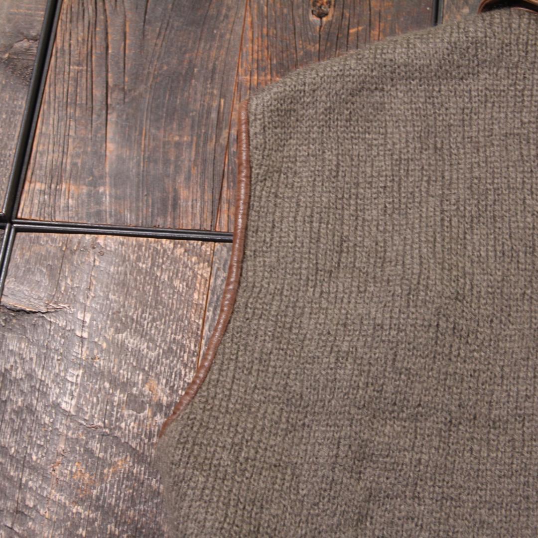 古着　モヘアジレ　ベスト　イタリアヴィンテージ　チョッキ　４６　M カーキ.