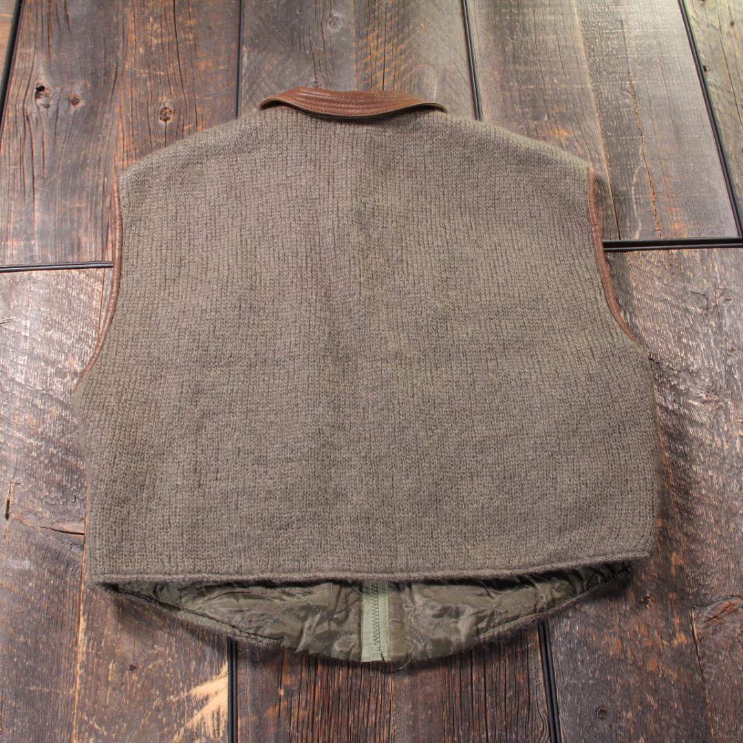古着　モヘアジレ　ベスト　イタリアヴィンテージ　チョッキ　４６　M カーキ.