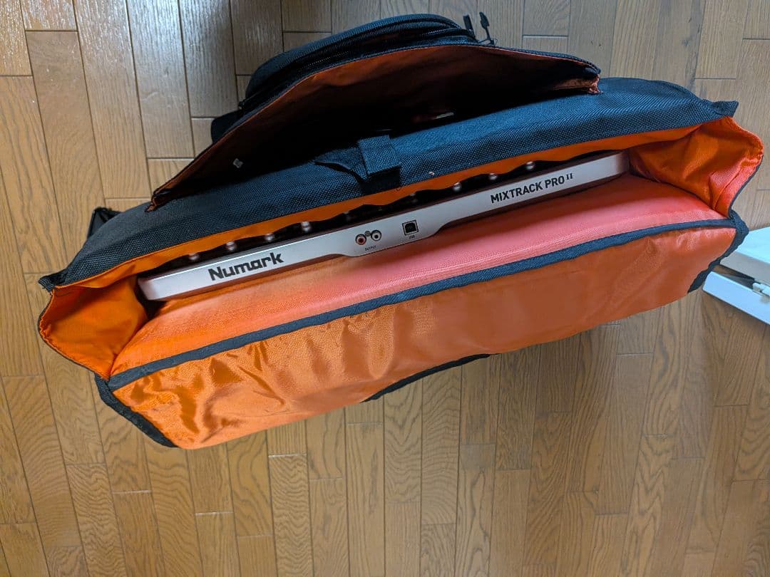 Numark Mixtrack Pro II　（キャリングバッグ付き）