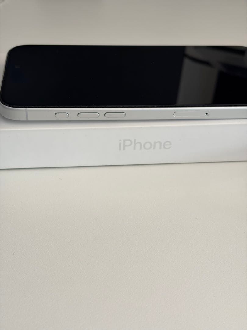 Apple iPhone 16 Plus 128GB ホワイト ケースフィルム付