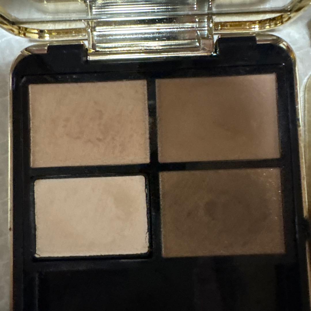 アイシャドウパレット3つとチークパレット2つセット