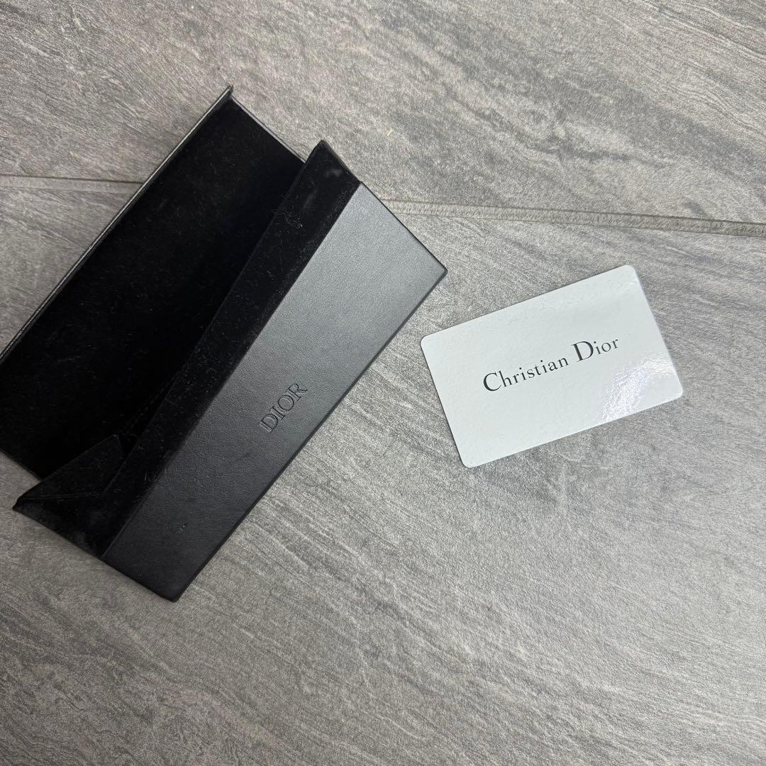 Dior オーバル型ユニセックスサングラス ブラック