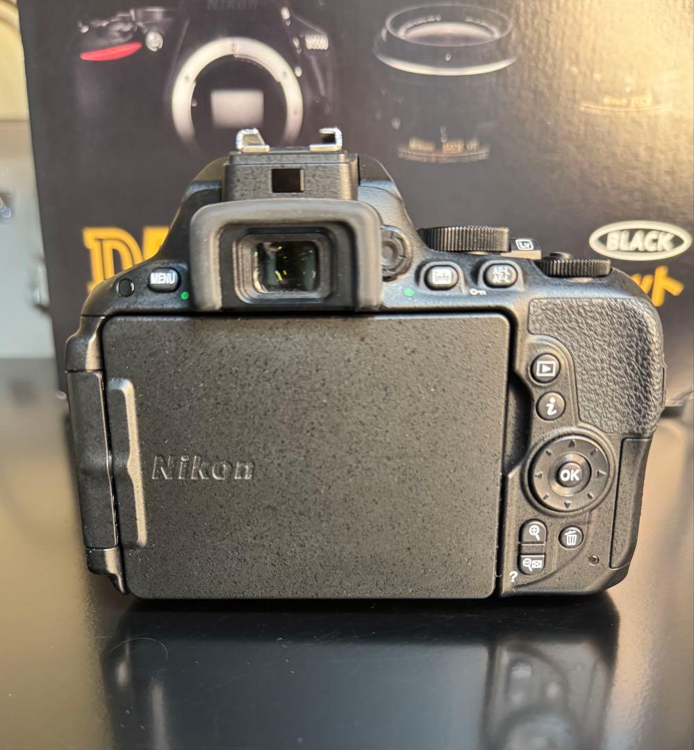 Nikon D5500 ダブルズームキット デジタル一眼レフカメラ