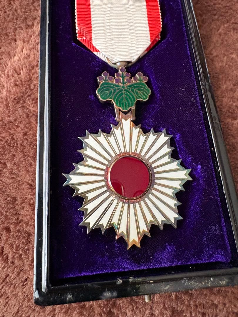 勲章 勲五等単光旭日章 共箱付