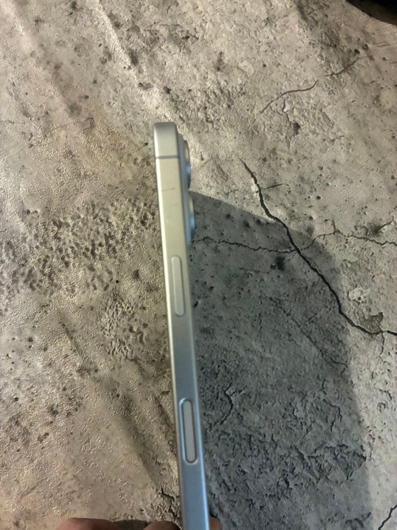 Apple iPhone 16 本体　256 美品　スマートフォン本体