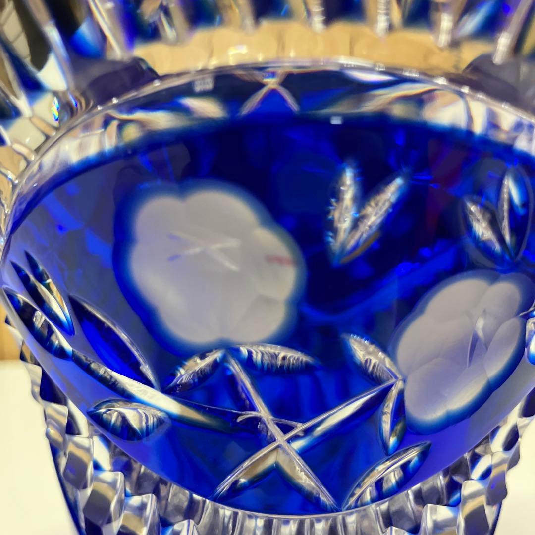 ESV034 【未使用】KAMAYチェコ製ボヘミアグラス、青被せハンドカット花瓶