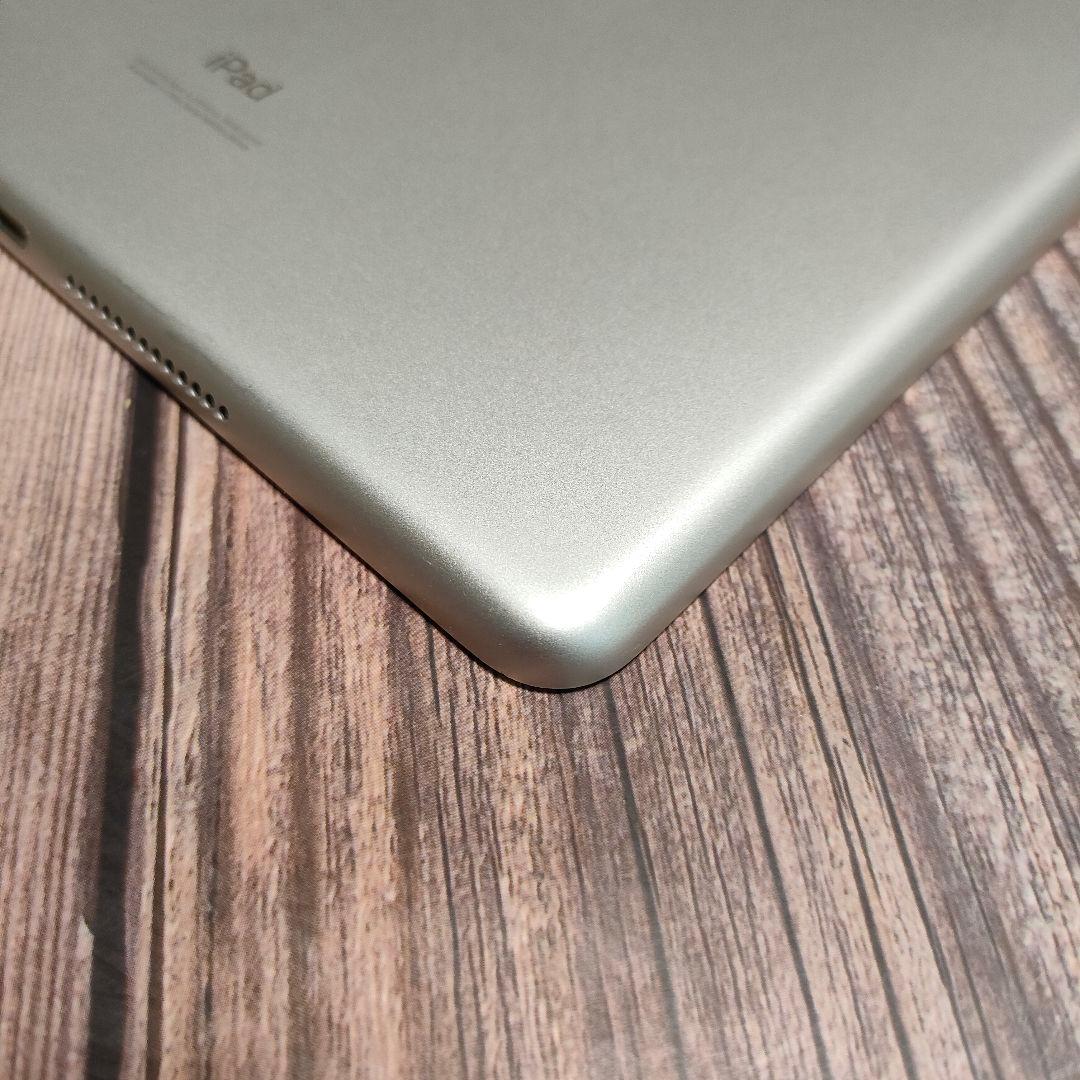 apple iPad 第8世代 32GB SIMフリー 美品