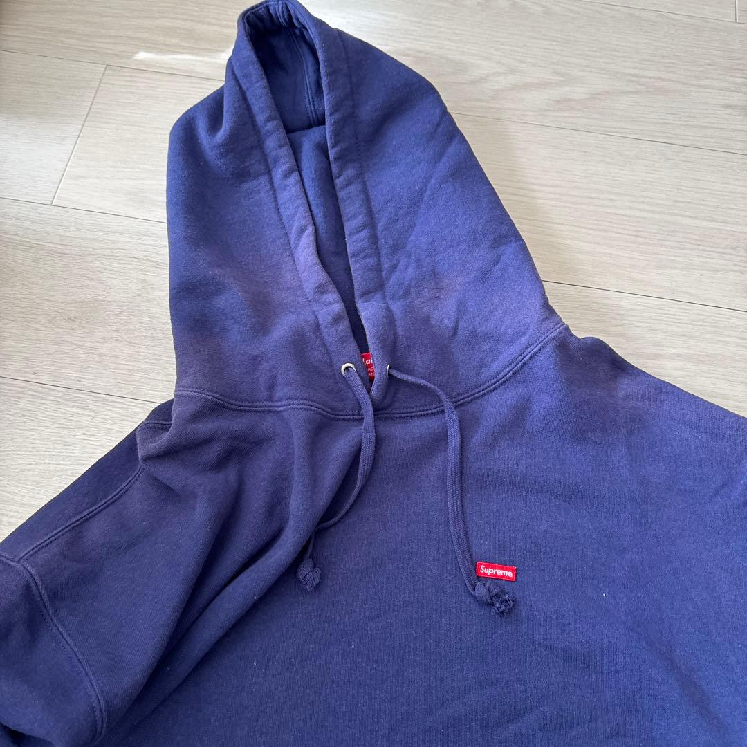 パパイヤ松本様Supreme ネイビー スモールロゴ　フード付きスウェット