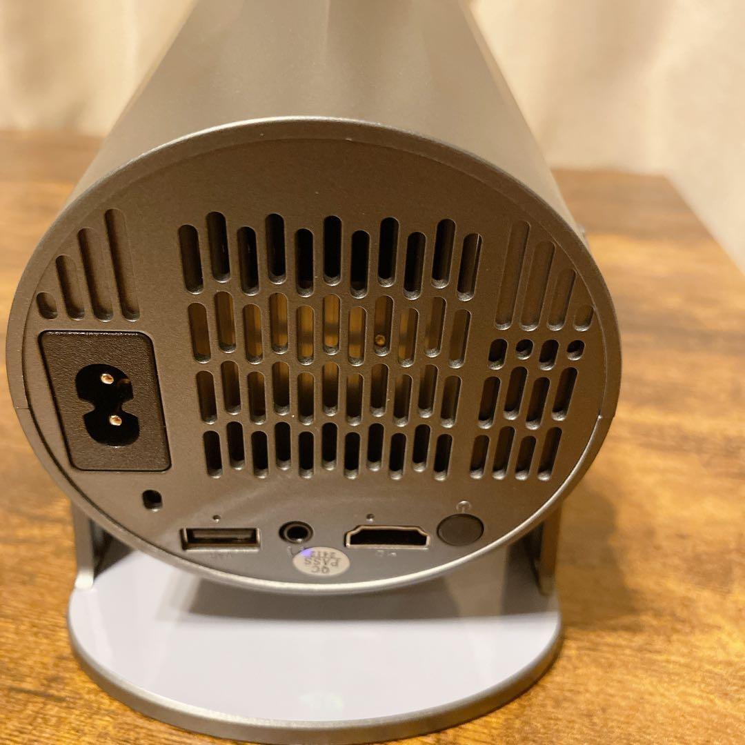 プロジェクター 家庭用 スピーカー内蔵 ホームシアター ブラック