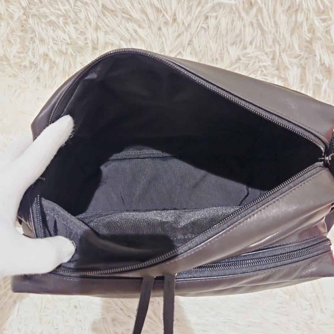 美品 アルティザン&アーティスト 本革 力メラバッグ GCAM-1000 日本製