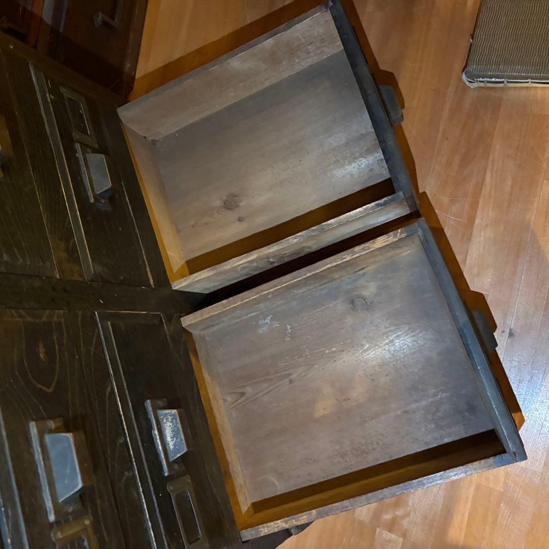 木製キャビネット　12杯　収納棚　大きめ　ビンテージ