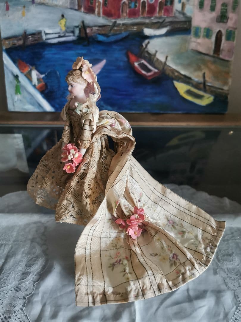 アンティークドイツ 美しい花嫁ミレットビスクドール 薔薇絹ほぐし織りレースドレス
