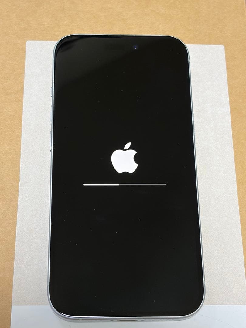 【美品】iPhone 15 256GB SIMフリー　ブルー