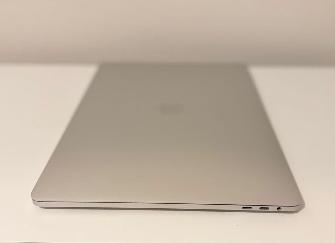 Macbook Pro 2017 15インチ 今年最新mac os