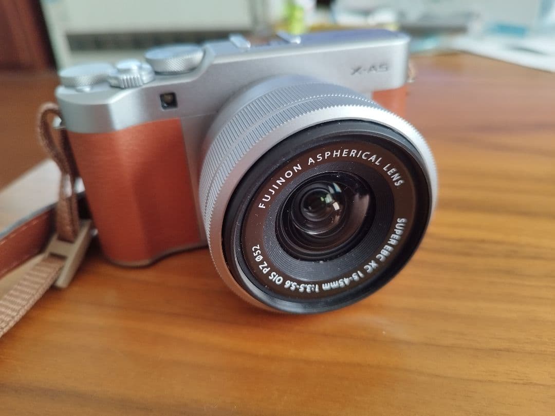 Fujifilm X-A5 ミラーレス一眼 15-45mmレンズ