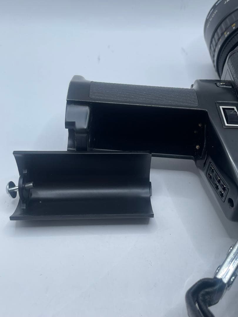 B　Nikon R10 Super ビデオカメラ本体 ケースとフィルム付