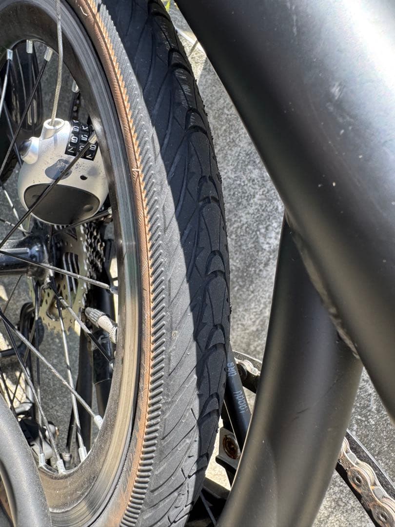 折りたたみ自転車　オシャレ　可愛い　ブラック　赤