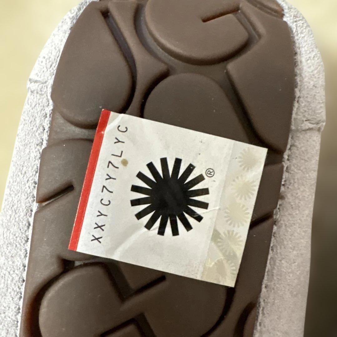 ★ちゃこん★ UGG グレー スエード モカシン 花24cm