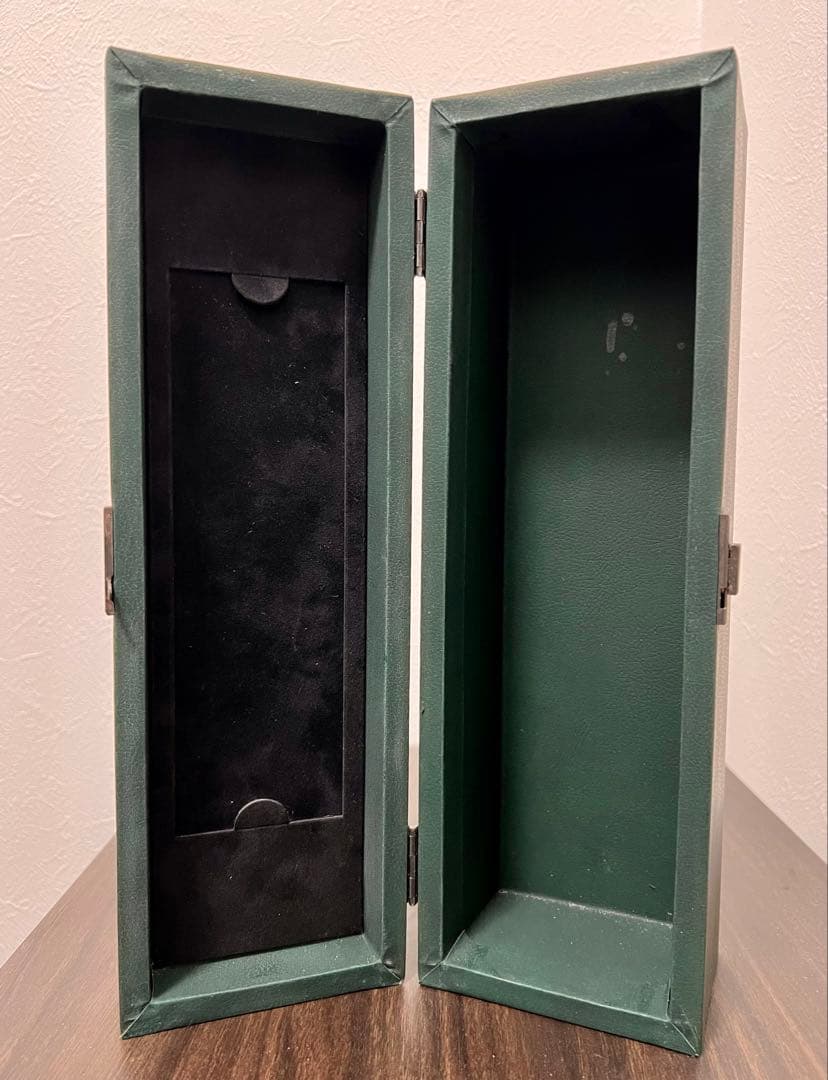 【ラフロイグ】40年　空き箱