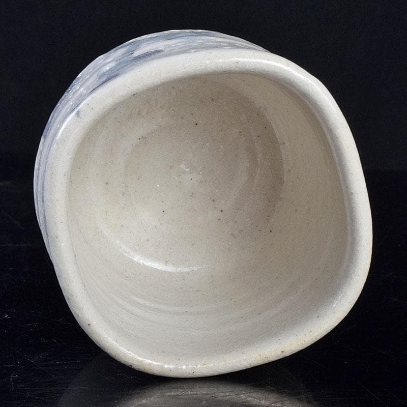 人間国宝　虎渓山　荒川豊蔵作　志野　酒盃　共布共箱　M　R9154