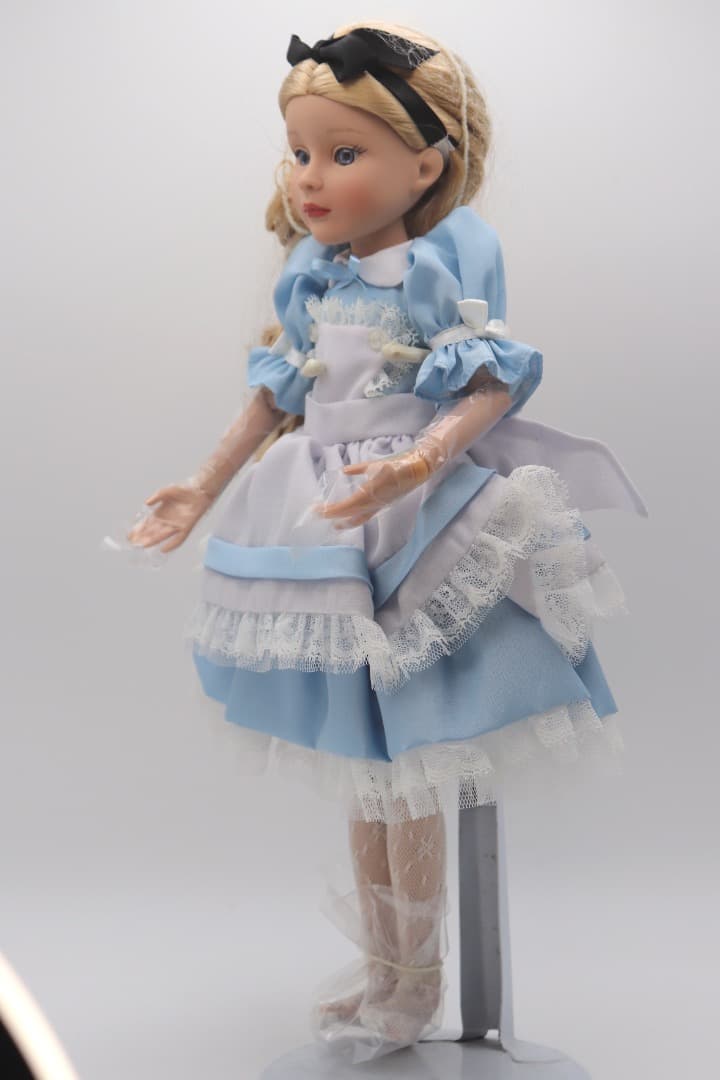 Curiouser ang Curiouser 青と白のドレス EFANBEE