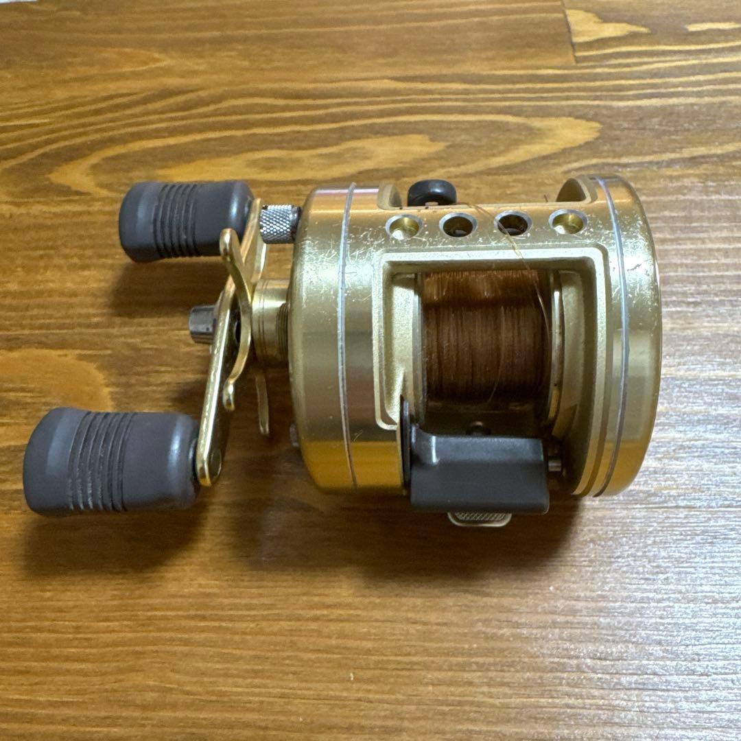 SHIMANO CALCUTTA ゴールド リール