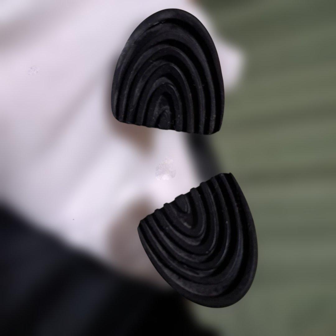 TaylorMade スタンド式キャディバッグ、フード付き。アイアンカバー付き。