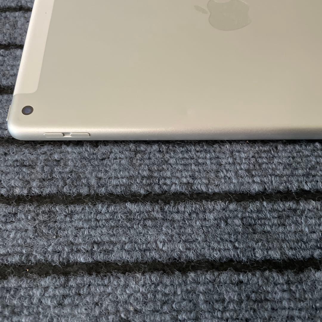 100 iPad 7世代 32GB SIMフリー シルバー