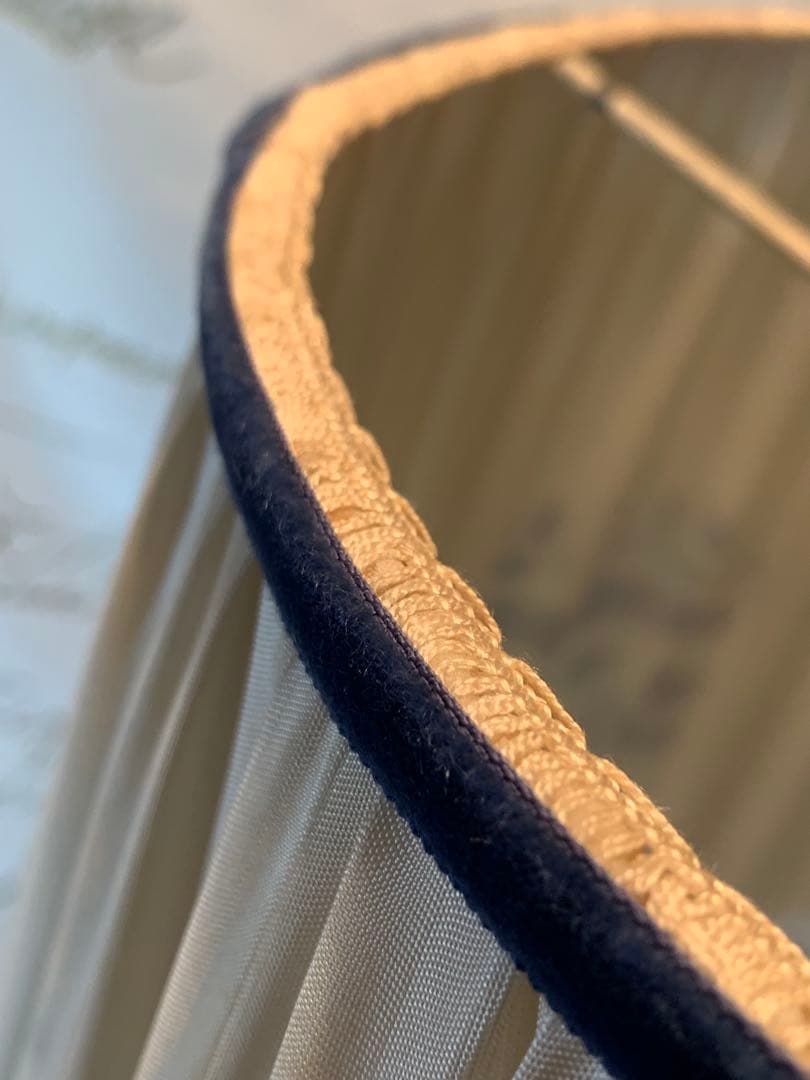 ロイヤルデルフト　破格！レアなビンテージの大型電気スタンドシェードも手書きです！