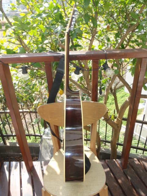 YAMAHA FG-202 赤ラベル　エレアコ装備　ライブでの使用可能。