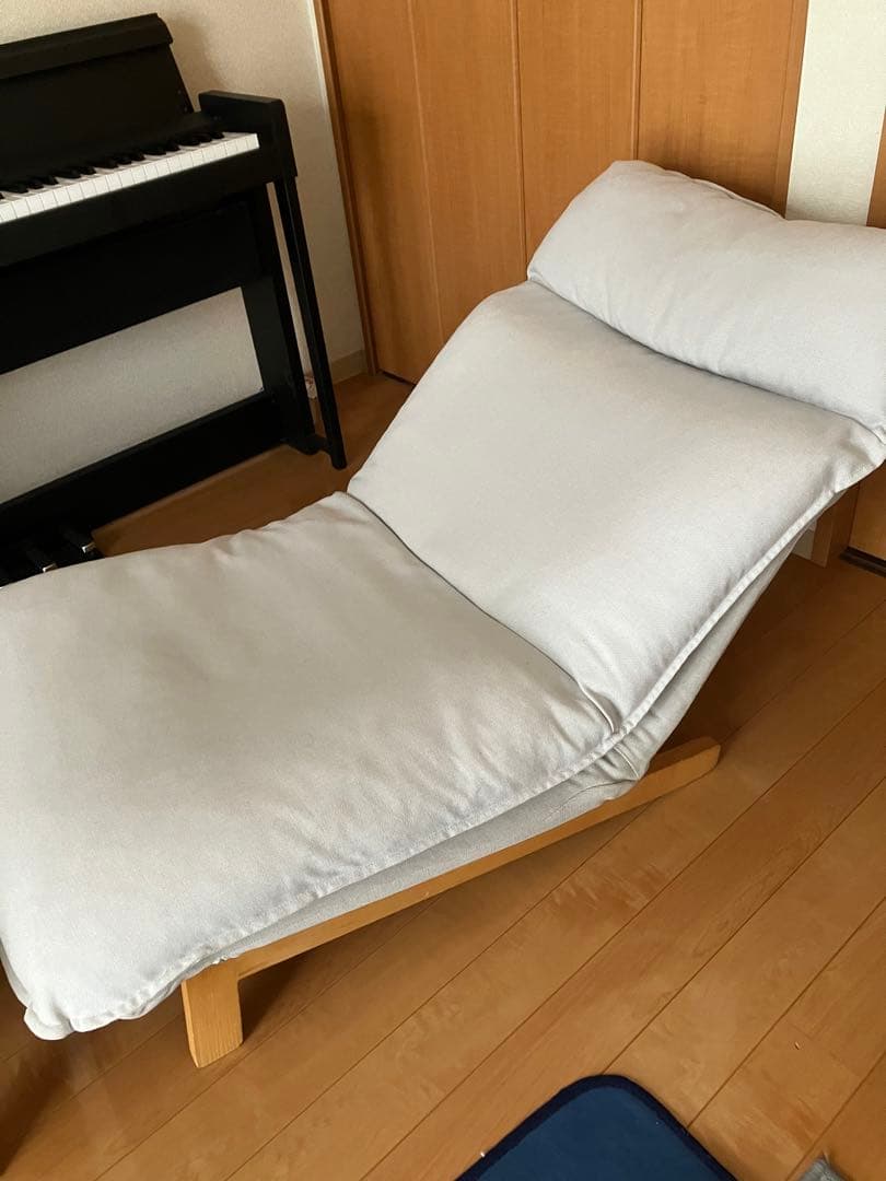 無印良品　ライトグレー モダンソファ オットマン付き