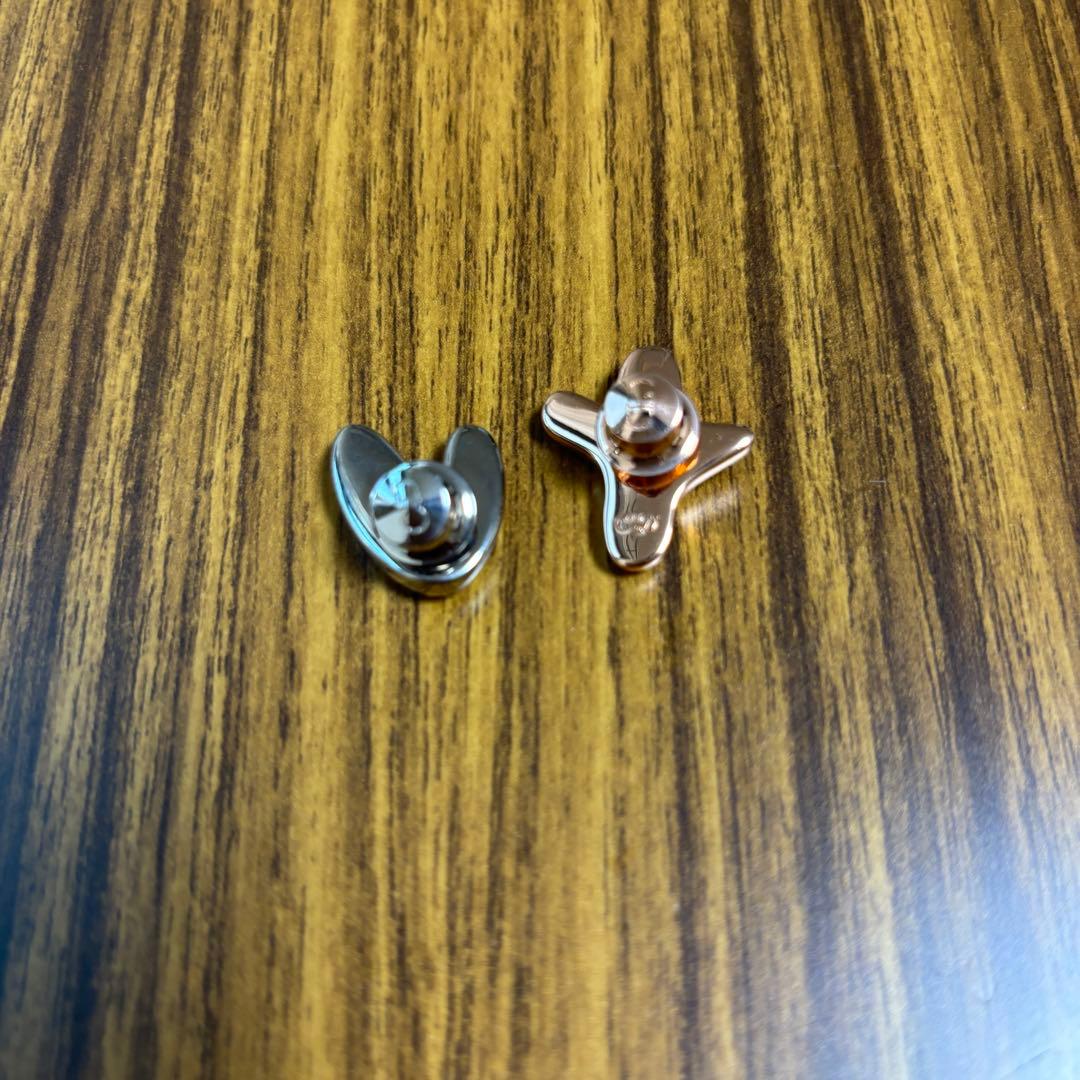 dior ピンバッジ　ブローチ