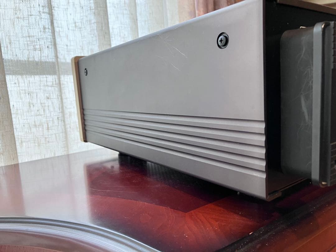 「ロイヤルドルトン」Accuphase P-350 ステレオパワーアンプ